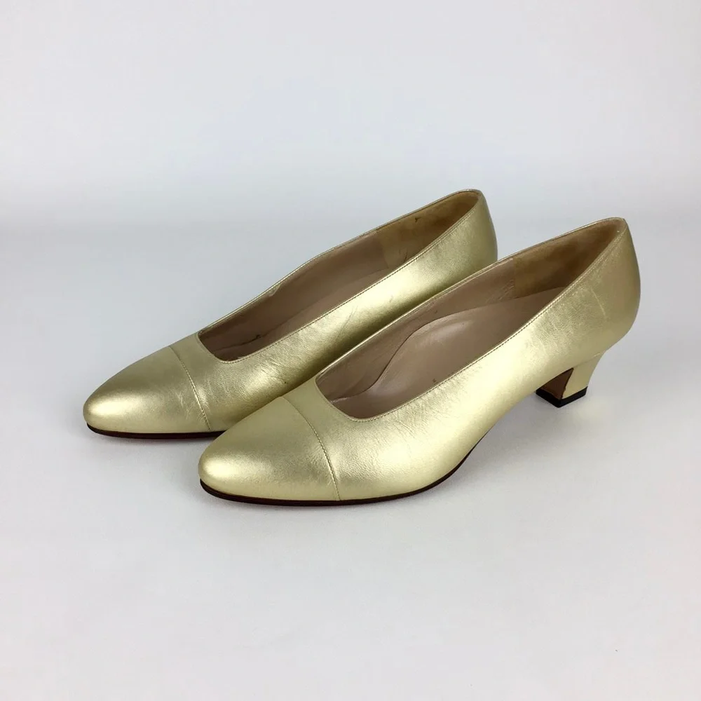 Vintage Ballotta Womens Gold Metallic Low Block Heel Italian Pumps size 6